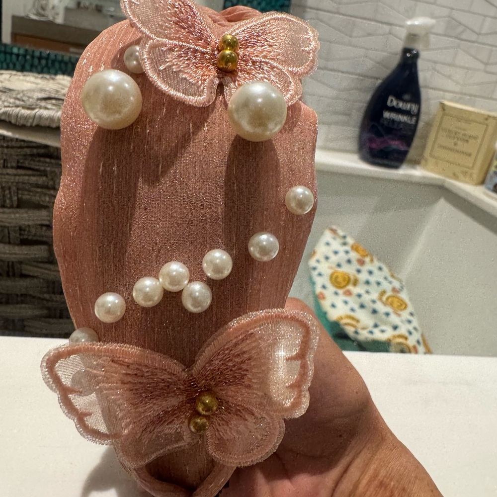 LOW START! Elegant Pink Headband with Pearls - Picture 7 of 8